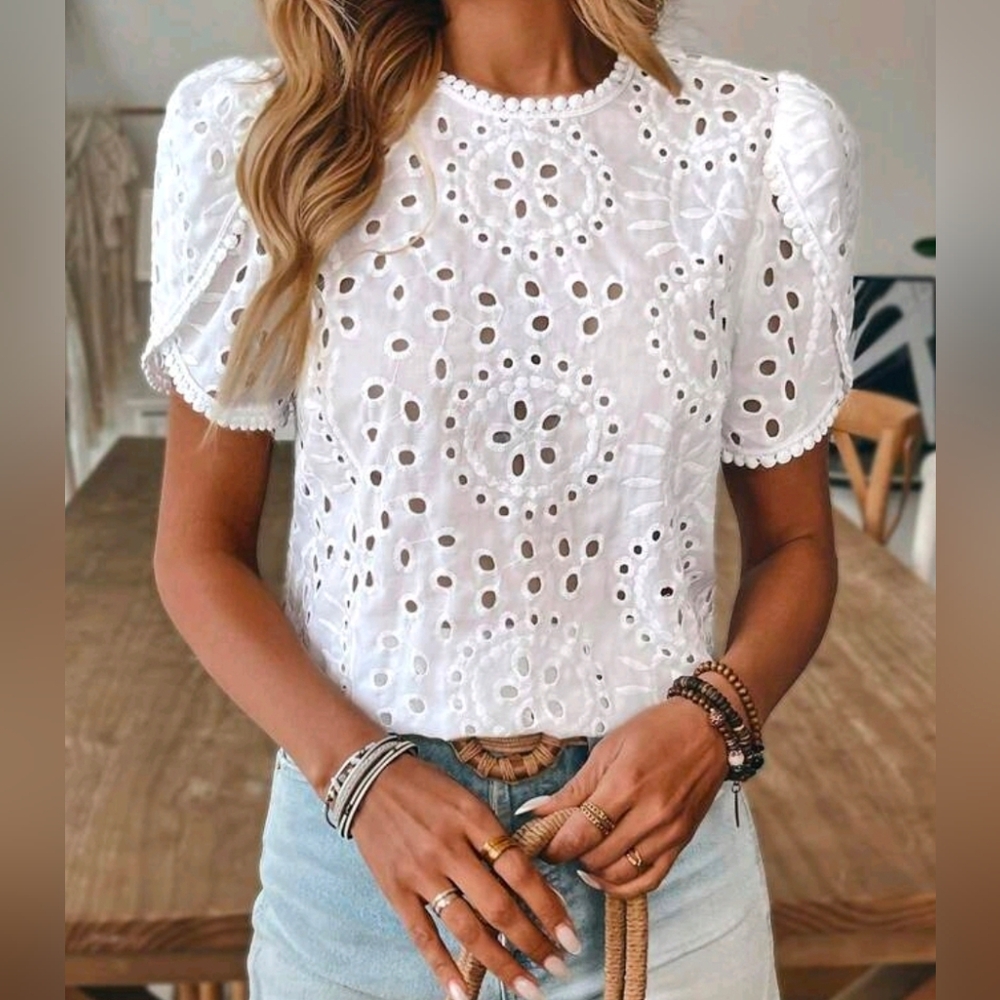 New Embroidered Eyelet Lace Petal Short Sleeve Top Blouse White